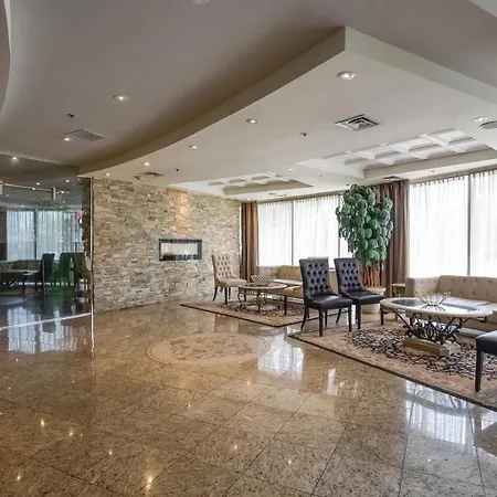 Monte Carlo Inn Airport Suites-3